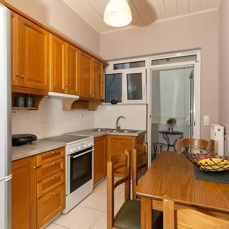 Fivos Apartment *
